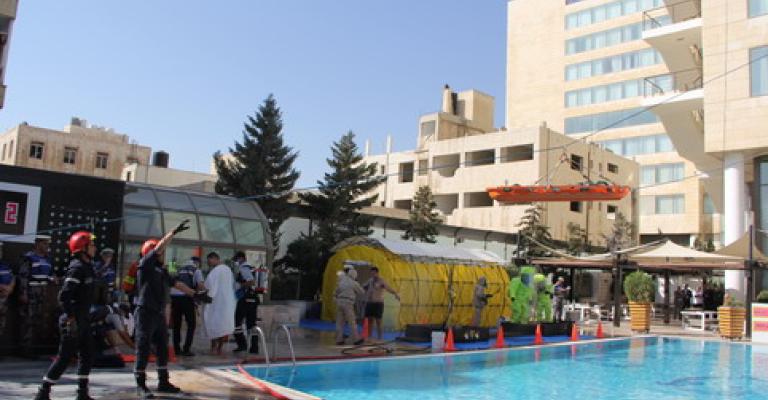 الدفاع المدني ينفذ تمريناً وهميا لحادث على الكمبينسكي في الشميساني