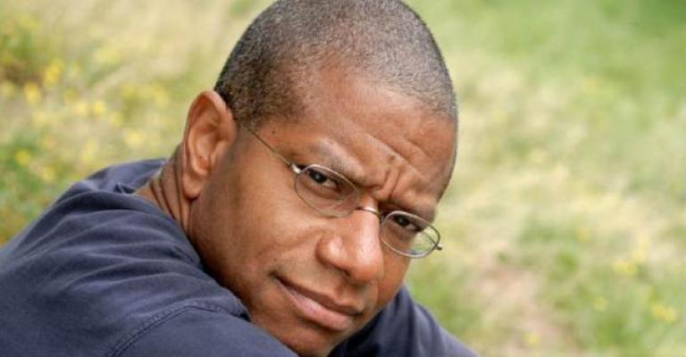 بول بيتي.. أول أميركي يفوز بجائزة “مان بوكر”