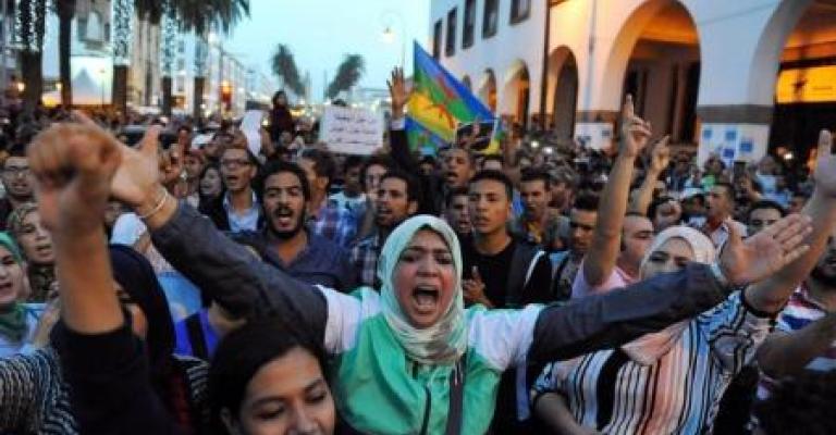 تجدد الاحتجاجات في المغرب على مقتل بائع سمك تجدد الاحتجاجات في المغرب على مقتل بائع سمك