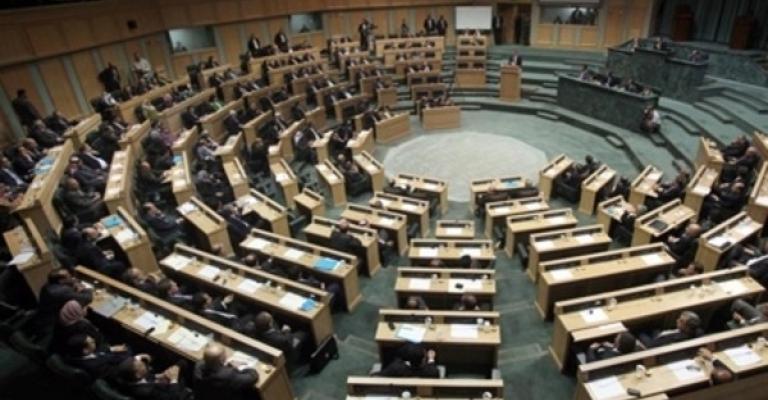 انتقاد البيان الوزاري و"الغاز" والمناهج" تخيم على مناقشات النواب.. وقموه وخوري يعلنان "الحجب"