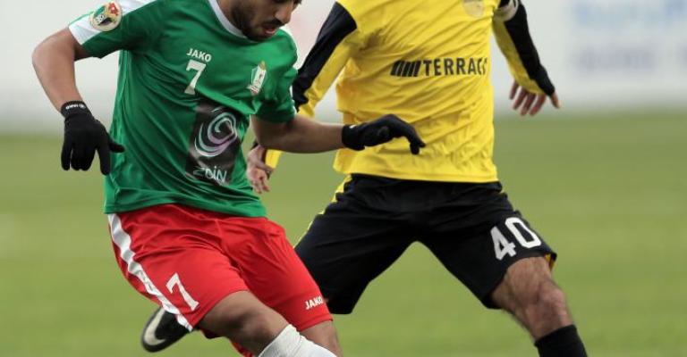 الوحدات يتصدر دوري المحترفين