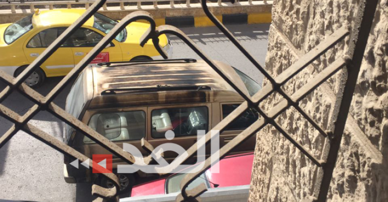 إربد: مواطن يحرق مركبته احتجاجا على مخالفة سير إربد: مواطن يحرق مركبته احتجاجا على مخالفة سير