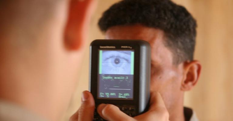 الحاجة تدفع لاجئين سوريين لبيع غذاءهم للحصول على النقود الحاجة تدفع لاجئين سوريين لبيع غذاءهم للحصول على النقود