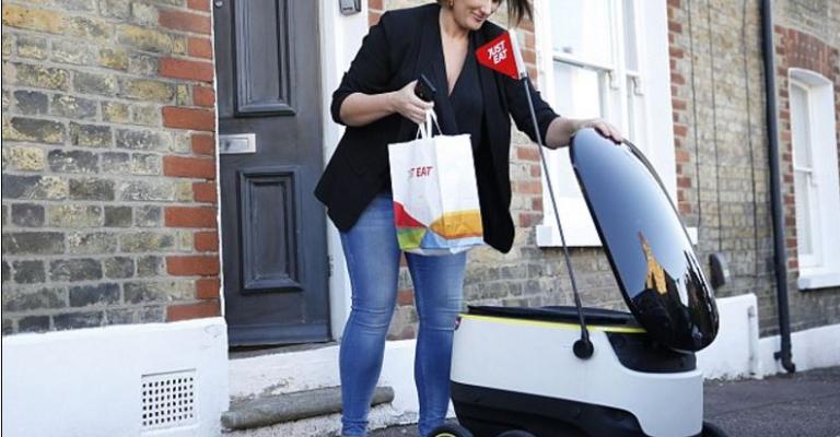 روبوتات بالشوارع لتوصيل الطلبات للمنازل