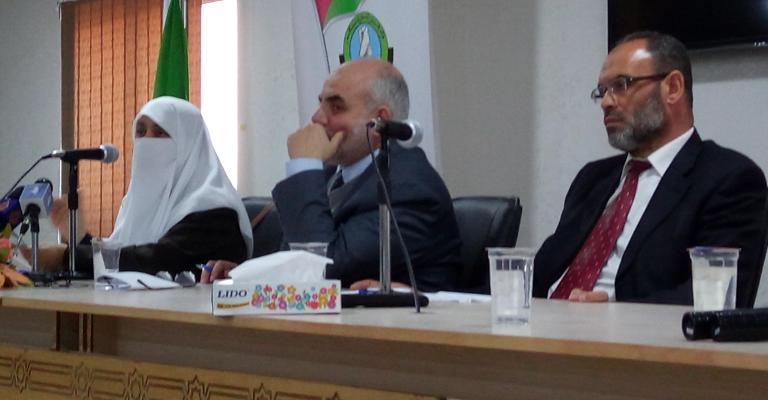 الإسلاميون: حذف 220 آية قرآنية و39 حديثا نبويا من المناهج الإسلاميون: حذف 220 آية قرآنية و39 حديثا نبويا من المناهج