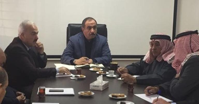 اللوزي: إعادة النظر بتصاريح حافلات النقل الدولي الأجنبية اللوزي: إعادة النظر بتصاريح حافلات النقل الدولي الأجنبية