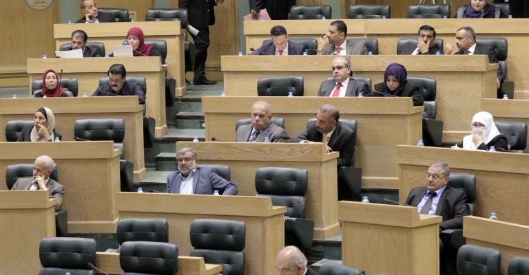 النواب يناقش في جلسة رقابية 18 سؤالاً للحكومة النواب يناقش في جلسة رقابية 18 سؤالاً للحكومة