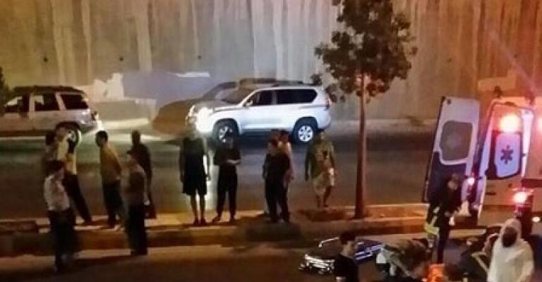 سيارة تدهس مواطن وزوجته الحامل سيارة تدهس مواطن وزوجته الحامل