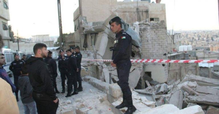 الأمانة تباشر بازالة أنقاض إنهيارات الجوفة الأمانة تباشر بازالة أنقاض إنهيارات الجوفة