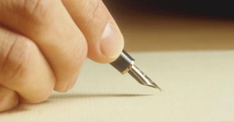 توقيع كتاب "كمشة رسائل"