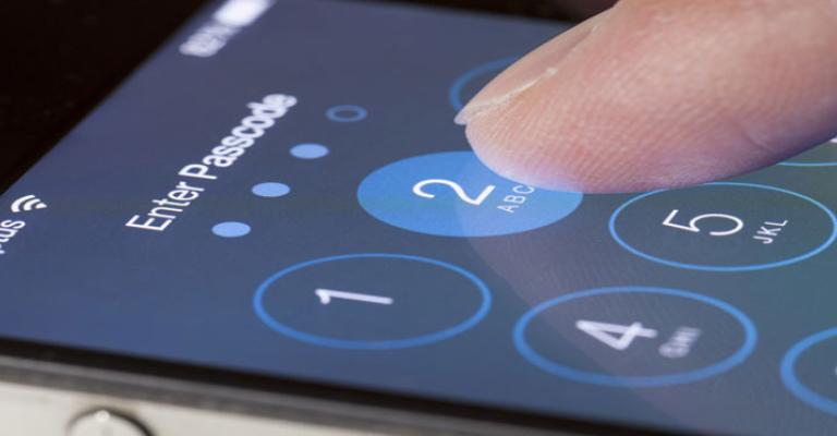 “آبل” تضم “هاكر” شهيرًا إلى فريقها الأمني