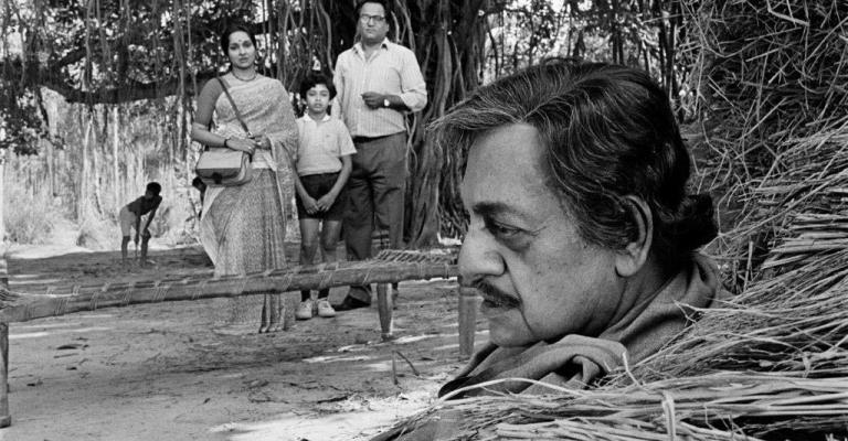 الفيلم الهندي "الغريب" في شومان الثلاثاء