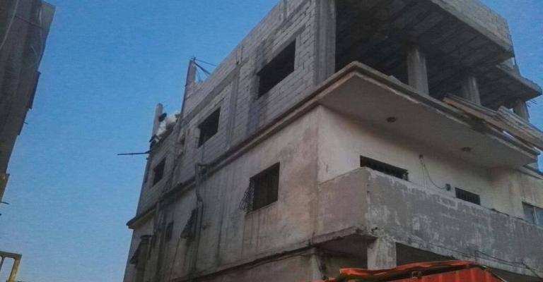 هلسة والشيّاب والشواربة يتفقدون موقع انهيار عمارة التاج هلسة والشيّاب والشواربة يتفقدون موقع انهيار عمارة التاج