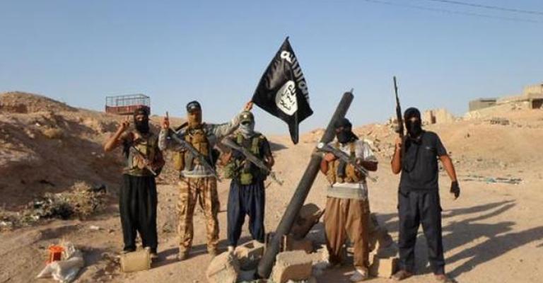 مقاتلو "داعش" يحتشدون على طريق العراق الأردن مقاتلو "داعش" يحتشدون على طريق العراق الأردن