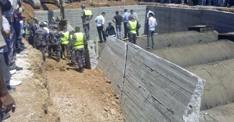 الأمانة: لا انهيارات بشارع معاذ بن جبل الأمانة: لا انهيارات بشارع معاذ بن جبل