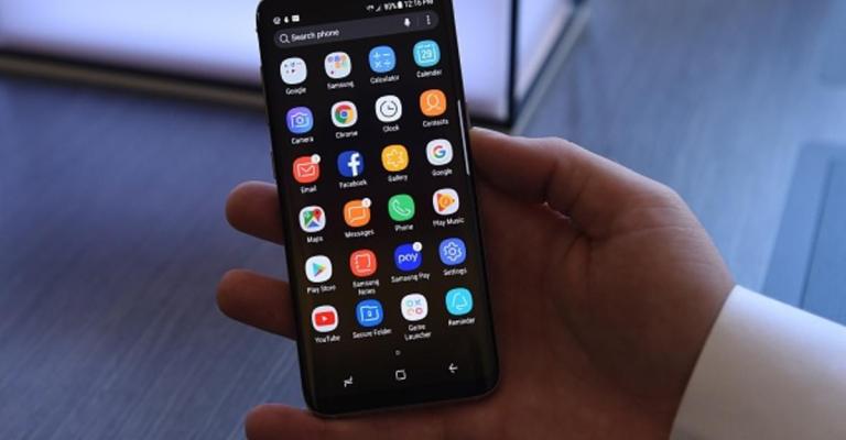 "إس 8" يتخطى كارثة "الهاتف القنبلة"