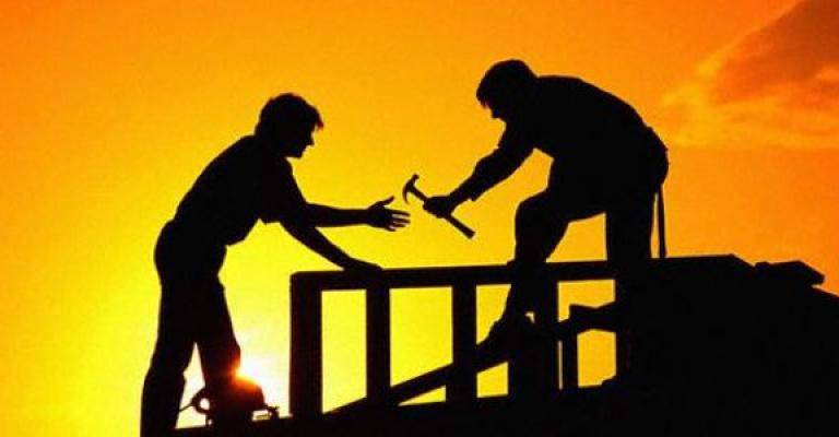 العمال في الأول من أيار.. وخفوت الاحتفال العمال في الأول من أيار.. وخفوت الاحتفال