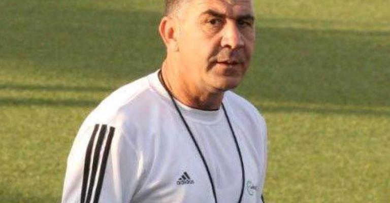 "البقعة" يعين السوري خانكان مدربا لفريق الكرة