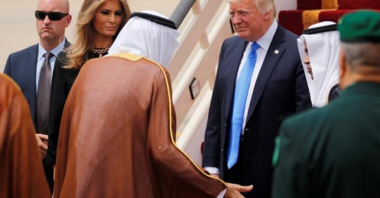 القومية واليسارية: زيارة ترامب تهدف لتغيير بوصلة الصراع القومية واليسارية: زيارة ترامب تهدف لتغيير بوصلة الصراع