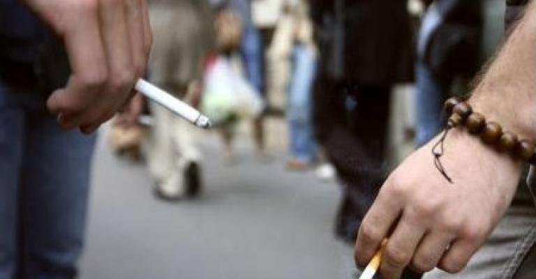 غياب حظر التدخين في الأماكن العامة يدفع لتفعيل القانون