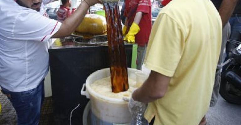 ضبط أكثر من 12.700 لتر من العصائر المخالفة