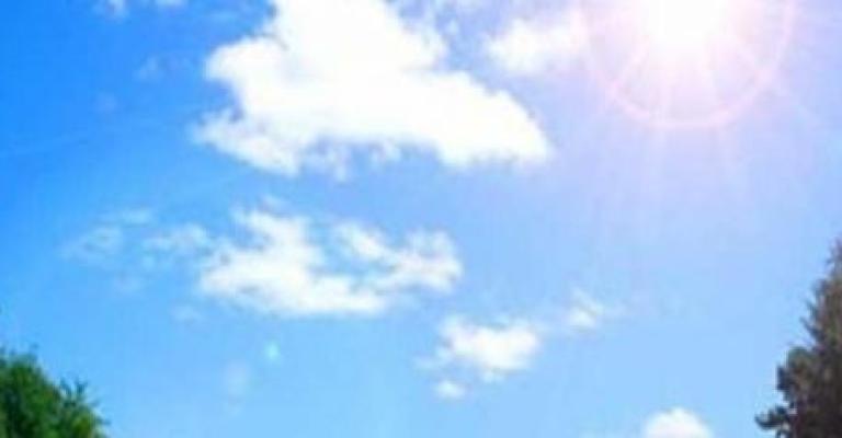 أجواء جافة وحارة نسبيا أجواء جافة وحارة نسبيا