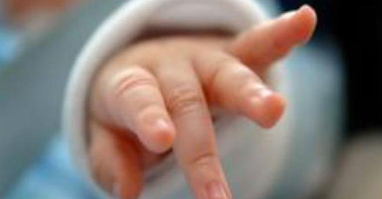 أكيد: وفاة الطفلة سدين.. "أنسنة" القصة تدفع وسائل إعلام الى تجاوزات مهنية