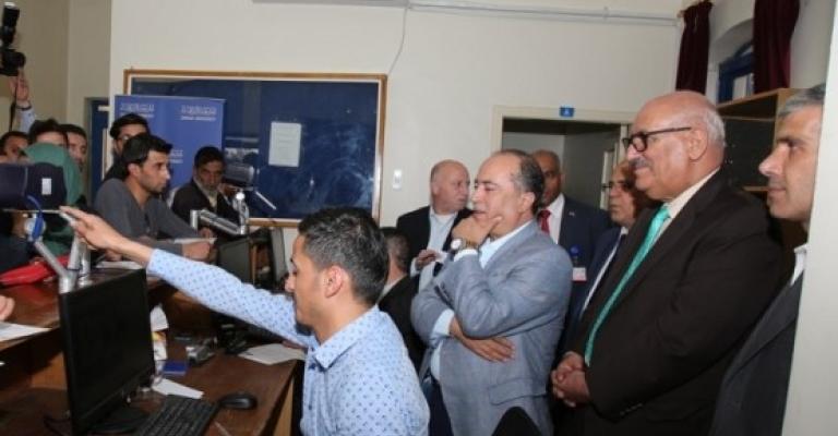 إصدار مليونين و100 ألف بطاقة ذكية إصدار مليونين و100 ألف بطاقة ذكية