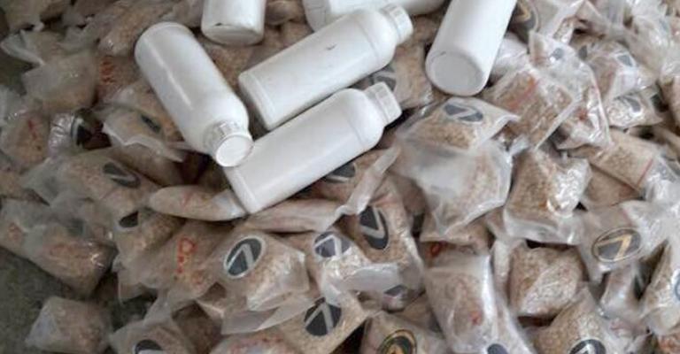 ضبط 450 ألف حبة مخدرة والقبض على 3 مطلوبين