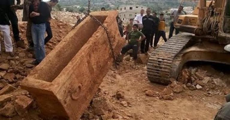 العثور على مدفن أثري في بيت راس العثور على مدفن أثري في بيت راس