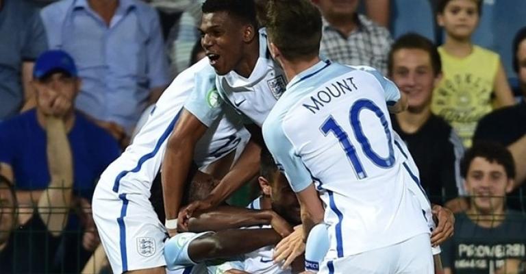 إنجلترا تتوّج بكأس أمم أوروبا تحت 19 عامًا للمرة الثانية إنجلترا تتوّج بكأس أمم أوروبا تحت 19 عامًا للمرة الثانية