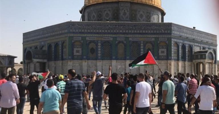 الآلاف يؤدون صلاة العصر في الأقصى