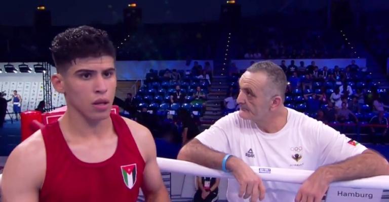 الأردني عشيش يحقق أولى انتصاراته ببطولة العالم للملاكمة