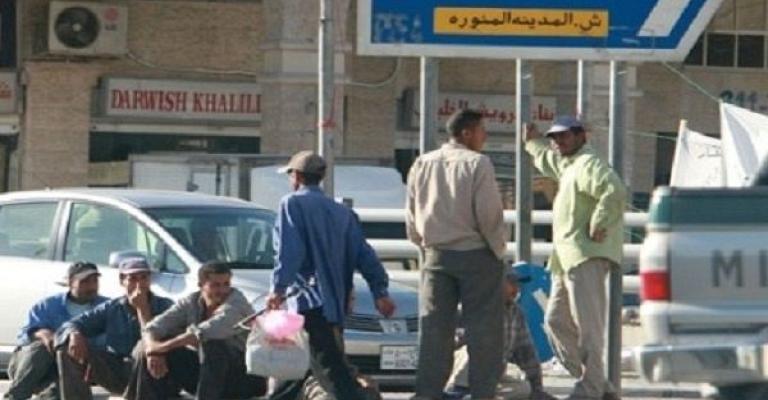 ضبط وتسفير 250 عاملا وافدا