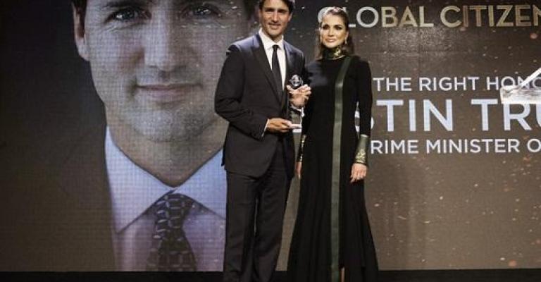 الملكة تشارك بتكريم رئيس الوزراء الكندي الملكة تشارك بتكريم رئيس الوزراء الكندي