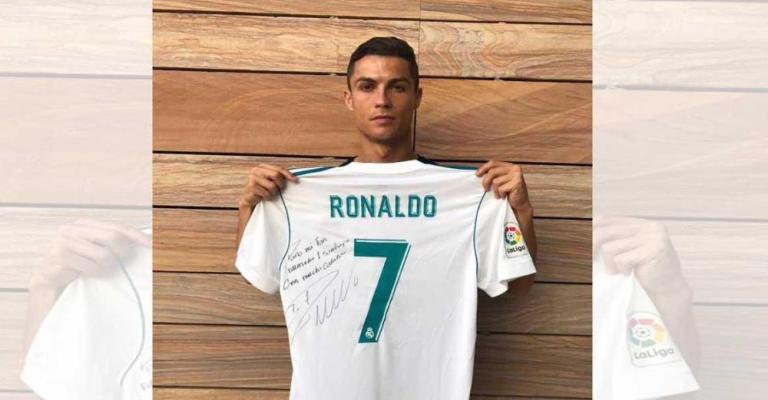 رسالة خاصة من رونالدو إلى "مشجعه رقم 1" رسالة خاصة من رونالدو إلى "مشجعه رقم 1"