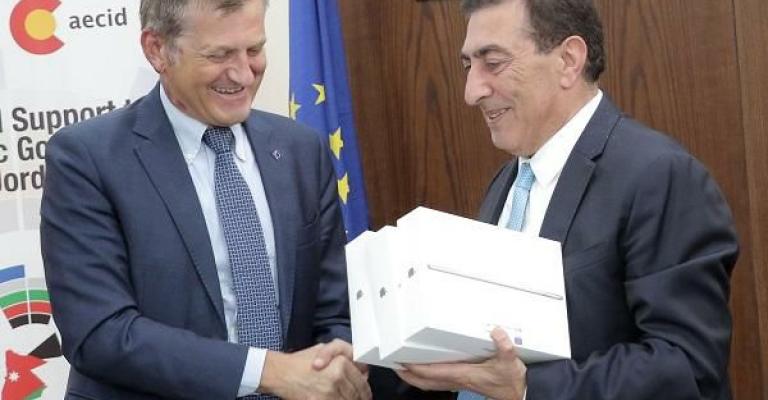 "تابلت" لكل نائب "تابلت" لكل نائب