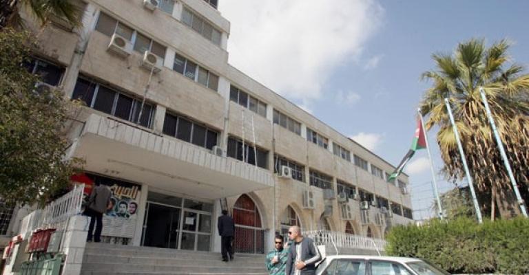 النقابات ترفض الأنظمة التي تمهد خصخصة القطاع الصحي النقابات ترفض الأنظمة التي تمهد خصخصة القطاع الصحي