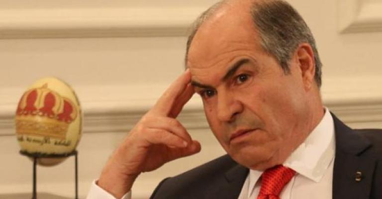 الملقي تخفى لشراء بطارية لسيارته واكتشف "تهربا ضريبيا" الملقي تخفى لشراء بطارية لسيارته واكتشف "تهربا ضريبيا"