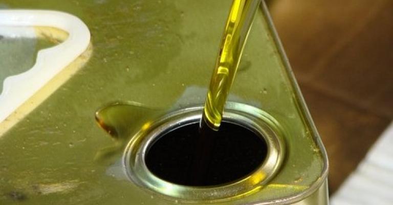 الامن العام يضبط زيتا مغشوشا في عين الباشا الامن العام يضبط زيتا مغشوشا في عين الباشا