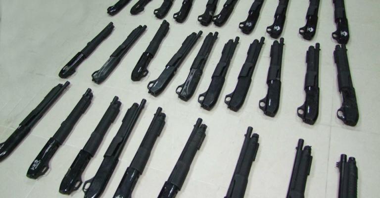 محاكمة 11 شخصا بتهمة تهريب أسلحة للضفة محاكمة 11 شخصا بتهمة تهريب أسلحة للضفة