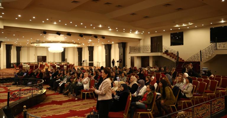 "مساواة" توصي بالتعاون مع قادة المجتمعات لتعزيز حقوق النساء