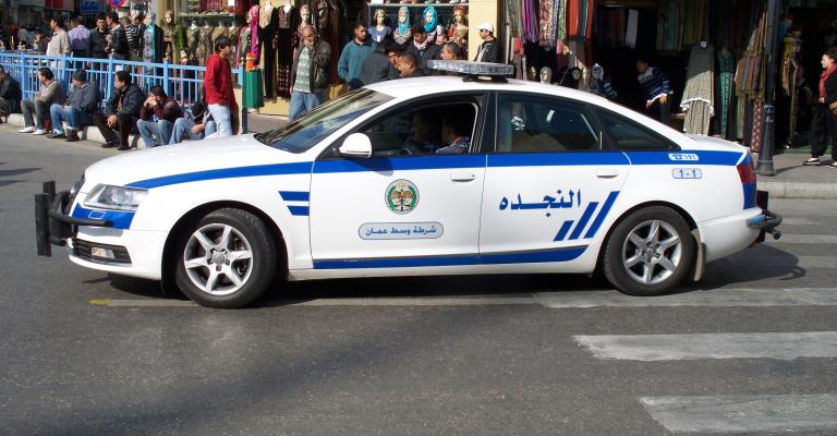 ضبط 118 شخصا يتسكعون أمام مدارس الإناث في عمان ضبط 118 شخصا يتسكعون أمام مدارس الإناث في عمان