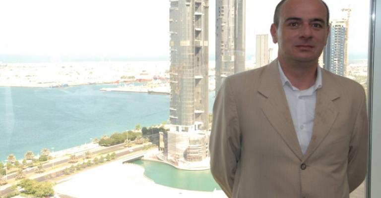 وفاة والدة الصحفي تيسير النجار