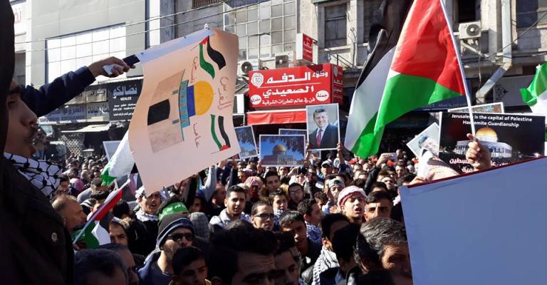 مسيرة شعبية وحزبية في المزار الجنوبي تنديدا بتهويد القدس مسيرة شعبية وحزبية في المزار الجنوبي تنديدا بتهويد القدس