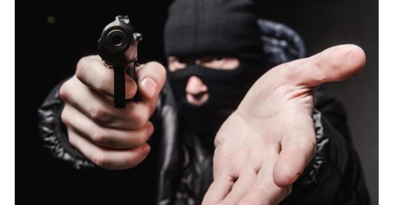 الامن يكشف زيف ادعاء احد المحاسبين بتعرضه للسطو