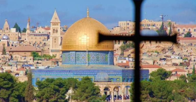 ممثلو الكنائس: الملك صوت المسيحيين..كما هو صوت المسلمين ممثلو الكنائس: الملك صوت المسيحيين..كما هو صوت المسلمين