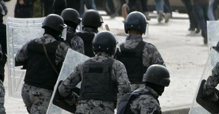 القبض على مواطنين اشتركوا في مشاجرة الزرقاء القبض على مواطنين اشتركوا في مشاجرة الزرقاء