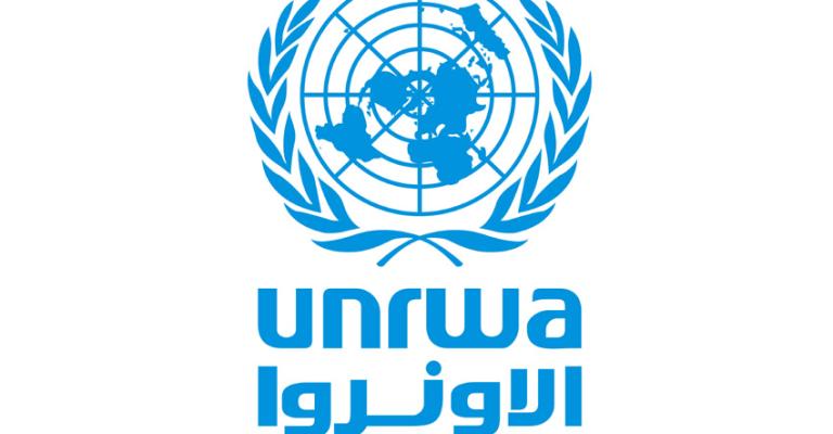 فصل 100 عامل نظافة في الأونروا