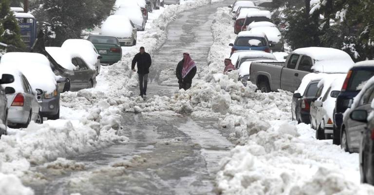 طقس بارد اليوم وماطر غدا وثلوج على المرتفعات الجمعة